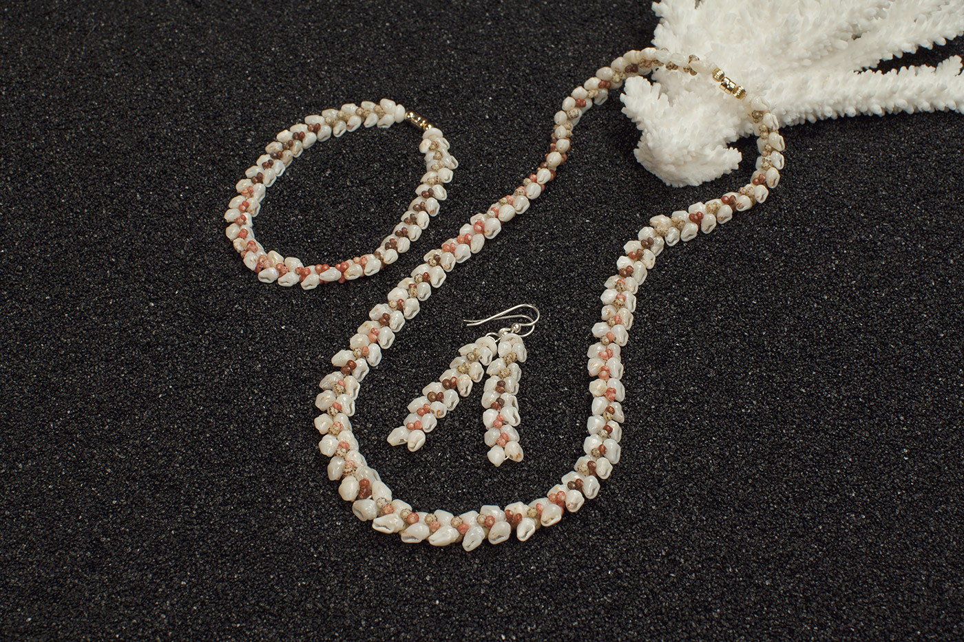 33” double strand Momi & Kahelelani shell necklace/Niihau shell necklace/lei  #22130 - YouTube