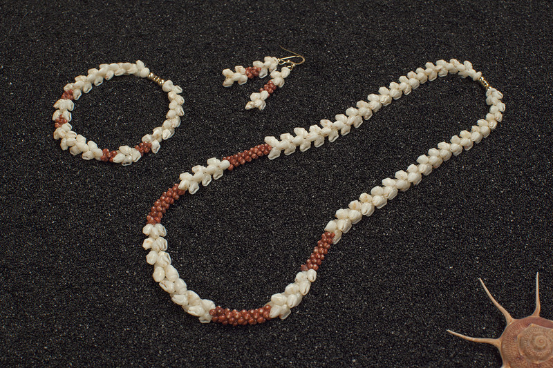 Niihau Shell Leis in Our Gallery | The Gallery of Great Things